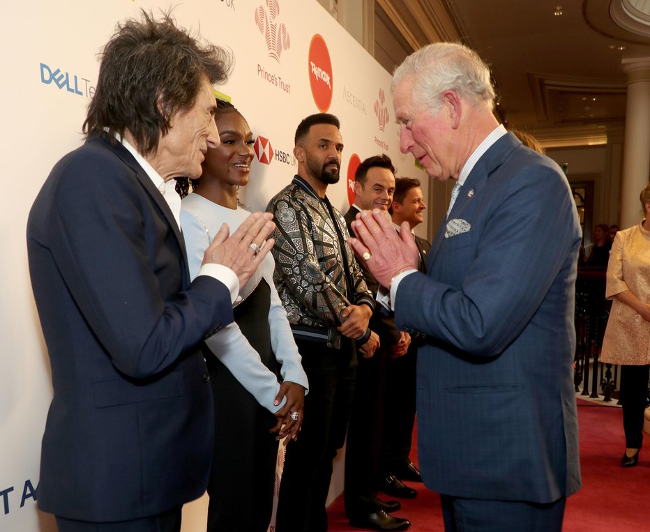 Fotografija: Princ Charles se ne rokuje več. FOTO: Guliver/getty Images
