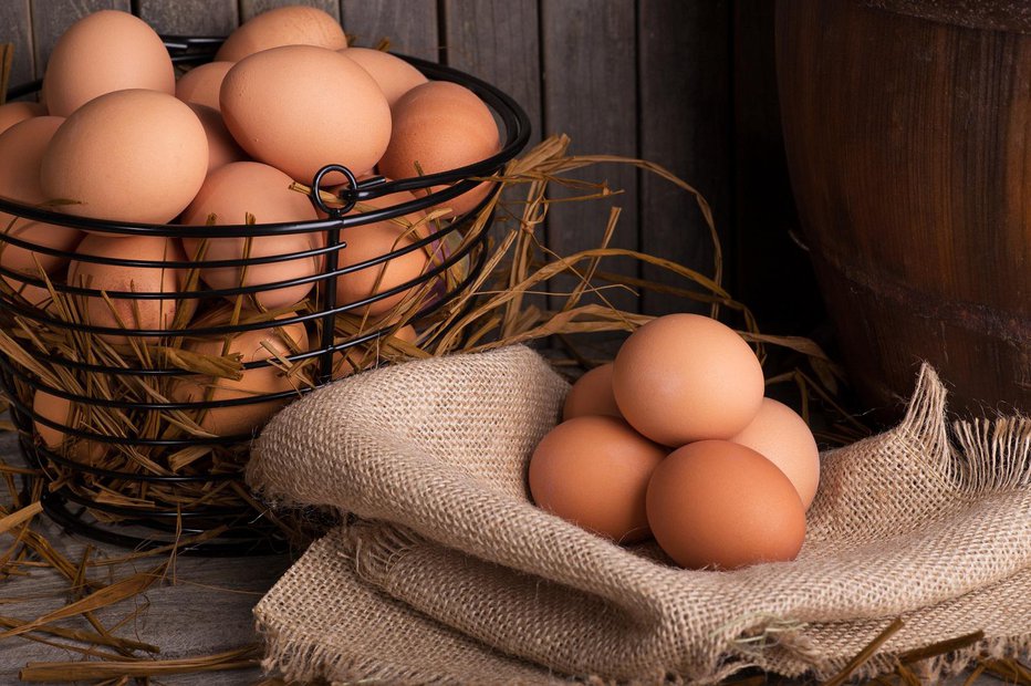 Fotografija: Jajca z rjavo lupino niso bolj zdrava od tistih z belo. FOTO: Thinkstock