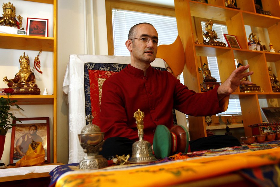 Fotografija: Budistična nuna je verjela njegovim besedam. FOTO: Blaž Samec