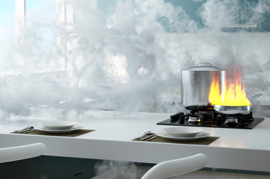 Fotografija: Kuhinjski požari niso redkost. FOTO: Fabian19/Getty Images
