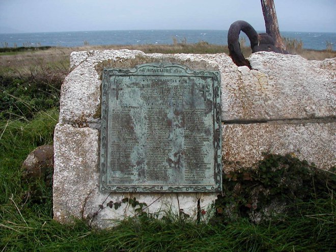 Spomenik žrtvam ene najhujših italijanskih pomorskih tragedij na rtu Munat veliki