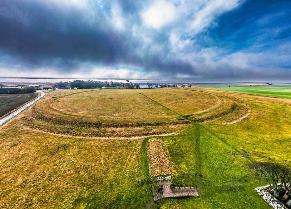 Fotografija: Danske obročaste trdnjave so zgradili Vikingi. FOTO: Frankix/Getty Images