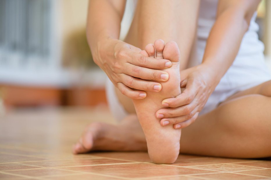 Fotografija: Vaje za gibljivost stopal in odpornost naj postanejo stalnica. FOTO: Getty Images/istockphoto