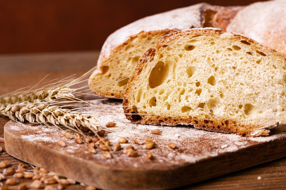 Fotografija: Bela moka in kruh iz nje do zdravja nista najbolj prijazna.  FOTO: Luigi Giordano/Gettyimages 