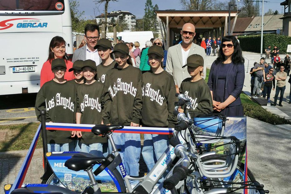 Fotografija: Slavnostno odprtje sistema za izposojo e-koles FOTOGRAFIJE: Arhiv Občine Medvode